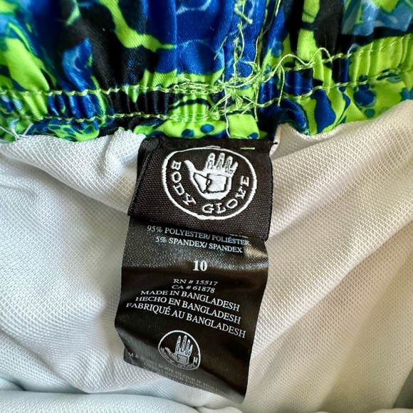 New Boy’s Body Glove Swim Trunks With Rash Guard - Picture 6 of 6